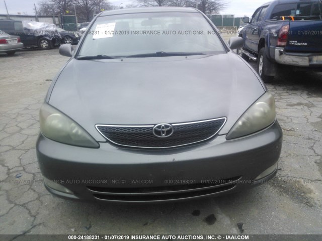 JTDBE32K120009769 - 2002 TOYOTA CAMRY LE/XLE/SE GRAY photo 6