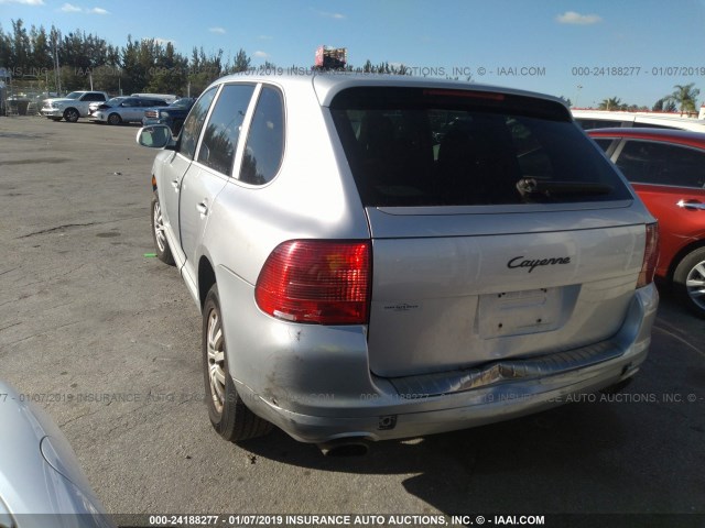 WP1AA29P45LA22388 - 2005 PORSCHE CAYENNE SILVER photo 3