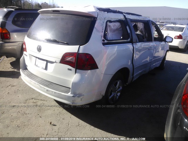 2V4RW3DG7BR642132 - 2011 VOLKSWAGEN ROUTAN SE WHITE photo 4