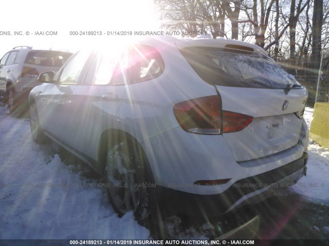 WBAVL1C5XFVY36823 - 2015 BMW X1 XDRIVE28I WHITE photo 3