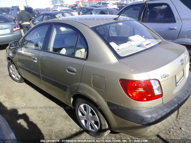 KNADE123X66164522 - 2006 KIA RIO GOLD photo 3