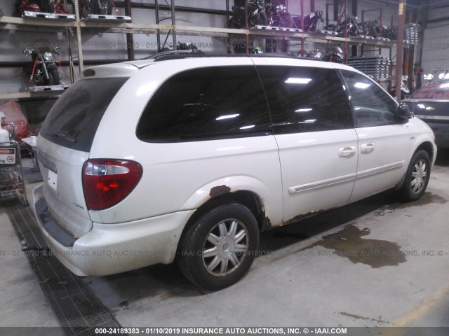 2A4GP54L77R157983 - 2007 CHRYSLER TOWN & COUNTRY TOURING WHITE photo 4