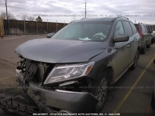 5N1AR2MM3FC716087 - 2015 NISSAN PATHFINDER S/SV/SL/PLATINUM GRAY photo 2