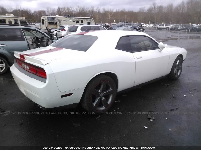 2C3CDYAG3DH699884 - 2013 DODGE CHALLENGER SXT WHITE photo 4