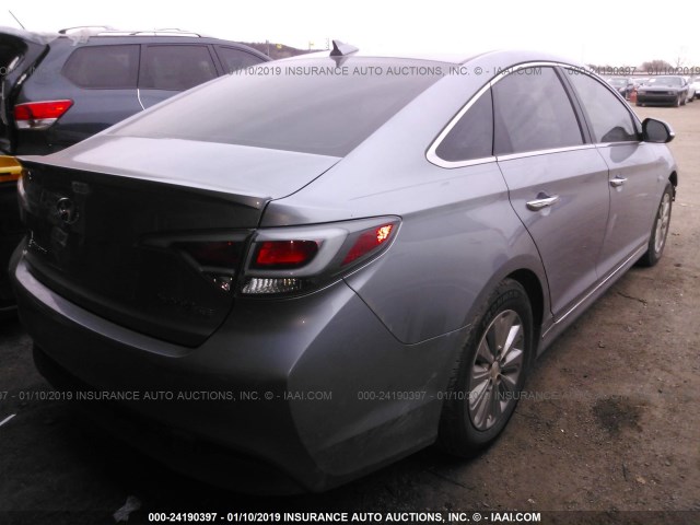 KMHE24L10GA028554 - 2016 HYUNDAI SONATA HYBRID/SE SILVER photo 4