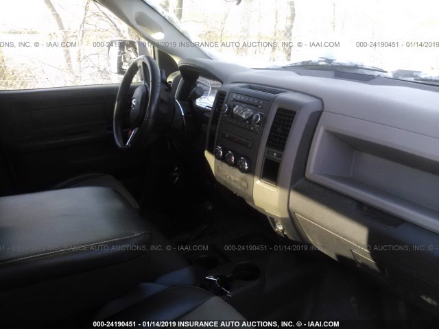 3D7TT2CT0BG529152 - 2011 DODGE RAM 2500 WHITE photo 5