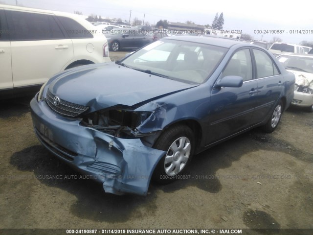 4T1BE32K03U215929 - 2003 TOYOTA CAMRY LE/XLE/SE BLUE photo 2