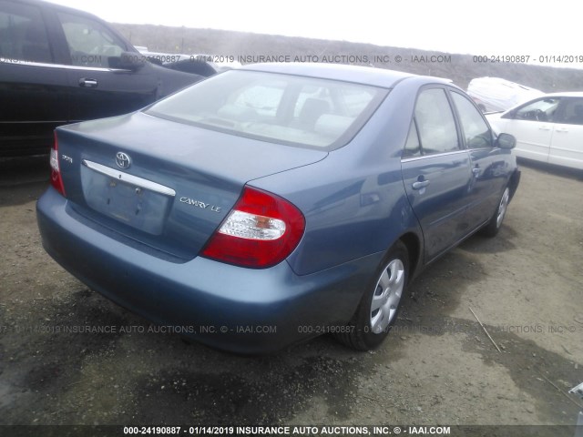 4T1BE32K03U215929 - 2003 TOYOTA CAMRY LE/XLE/SE BLUE photo 4