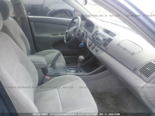 4T1BE32K03U215929 - 2003 TOYOTA CAMRY LE/XLE/SE BLUE photo 5