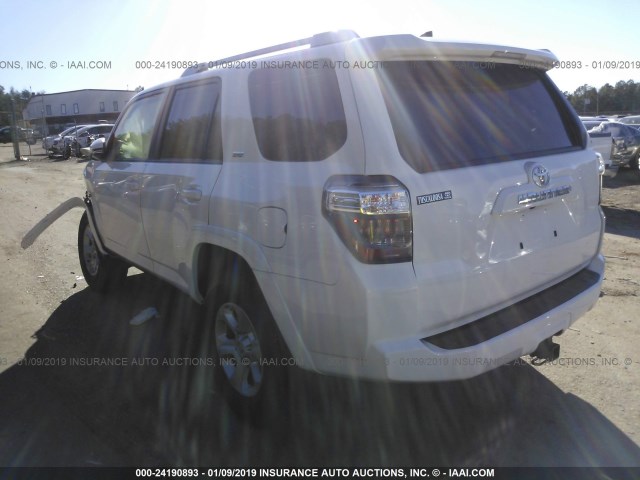 JTEBU5JR7J5580399 - 2018 TOYOTA 4RUNNER SR5 PREM/LTDL/TRAIL/TRD WHITE photo 3