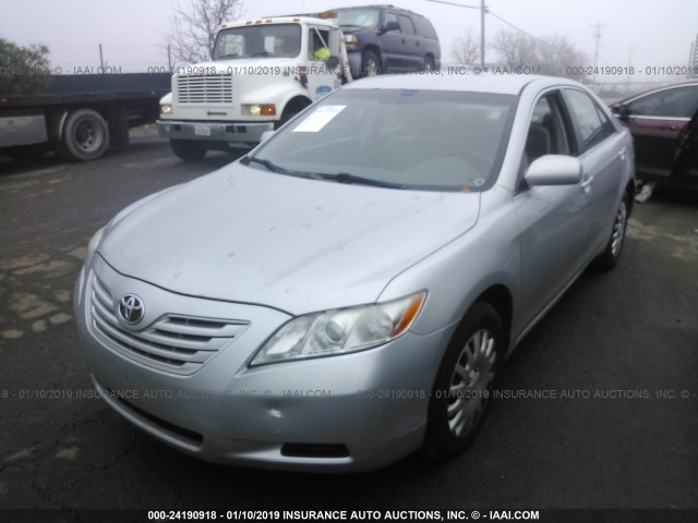 4T1BE46K97U555912 - 2007 TOYOTA CAMRY NEW GENERAT CE/LE/XLE/SE SILVER photo 2