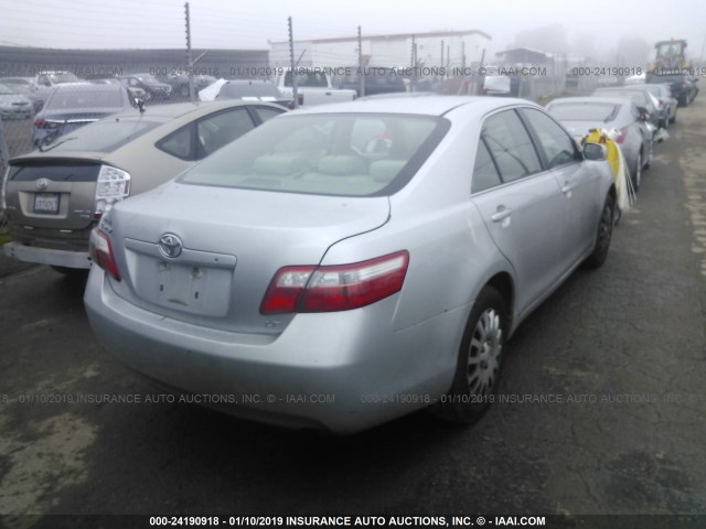 4T1BE46K97U555912 - 2007 TOYOTA CAMRY NEW GENERAT CE/LE/XLE/SE SILVER photo 4