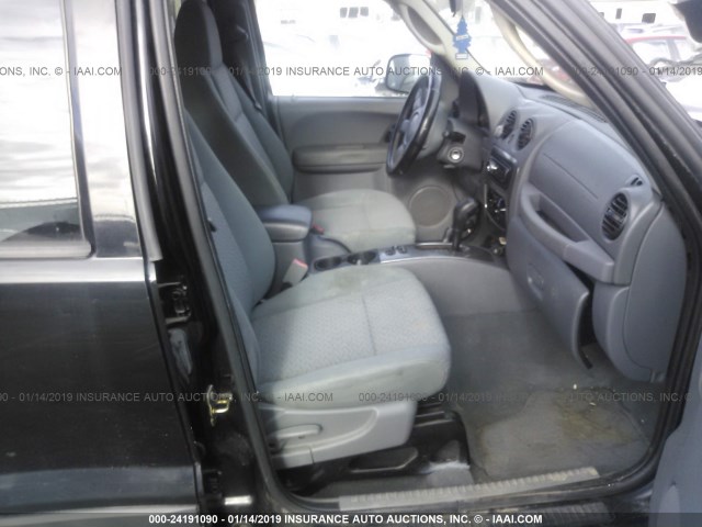 1J4GL38K55W501686 - 2005 JEEP LIBERTY RENEGADE BLACK photo 5