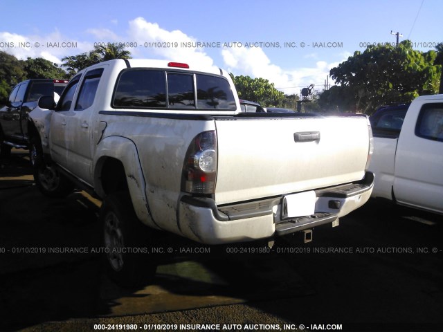 5TFLU4ENXDX055694 - 2013 TOYOTA TACOMA DOUBLE CAB 白色 照片 3