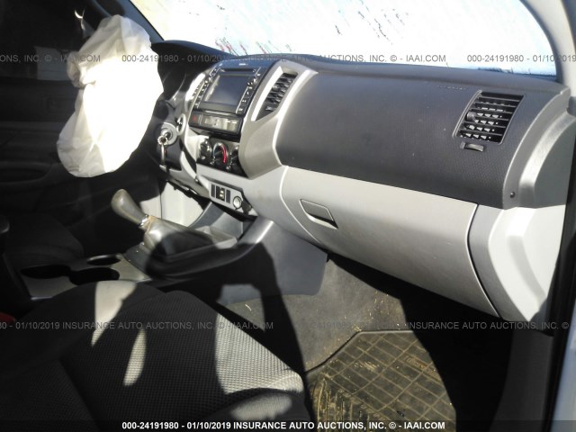 5TFLU4ENXDX055694 - 2013 TOYOTA TACOMA DOUBLE CAB 白色 照片 5