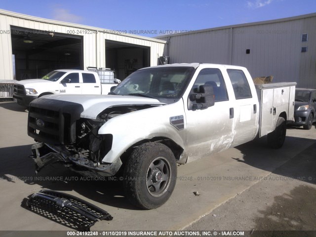 1FTSW2BR1AEA90715 - 2010 FORD F250 SUPER DUTY WHITE photo 2