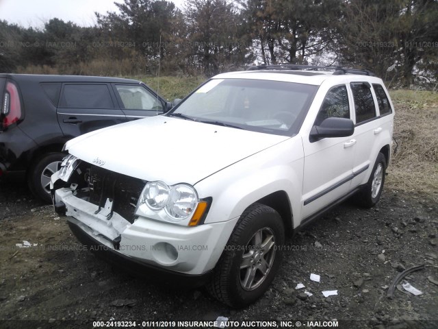 1J8GR48K57C566013 - 2007 JEEP GRAND CHEROKEE LAREDO/COLUMBIA/FREEDOM 白色 照片 2