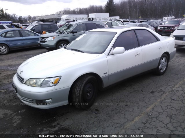 JT8BF28G7Y0267022 - 2000 LEXUS ES 300 WHITE photo 2