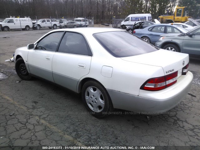 JT8BF28G7Y0267022 - 2000 LEXUS ES 300 WHITE photo 3