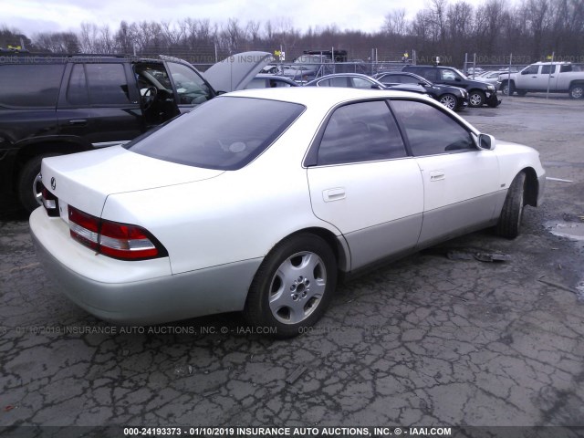 JT8BF28G7Y0267022 - 2000 LEXUS ES 300 WHITE photo 4