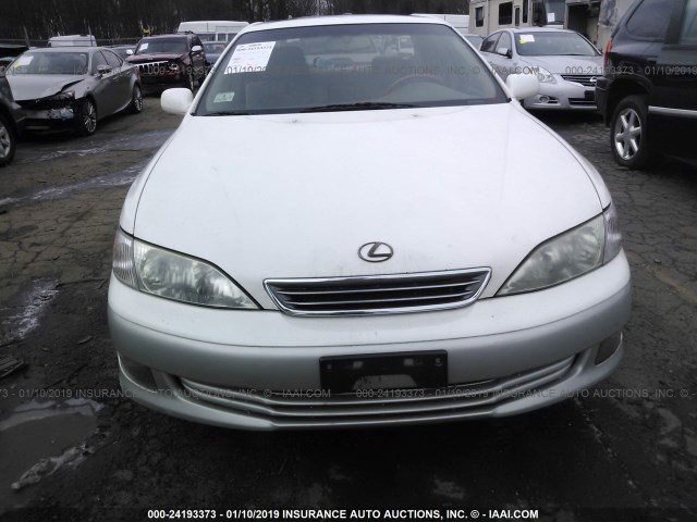 JT8BF28G7Y0267022 - 2000 LEXUS ES 300 WHITE photo 6