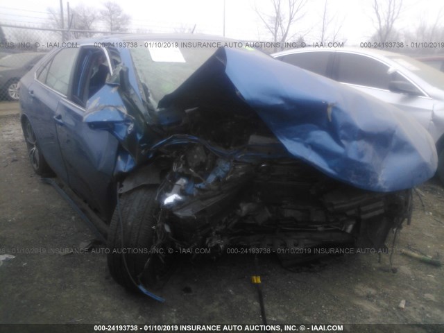 4T1BF1FK6HU780057 - 2017 TOYOTA CAMRY LE/XLE/SE/XSE BLUE photo 6