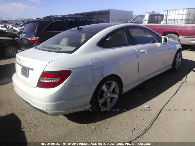 WDDGJ4HB4CF800896 - 2012 MERCEDES-BENZ C 250 WHITE photo 4