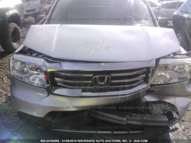 5FNYF4H27CB012859 - 2012 HONDA PILOT LX SILVER photo 6