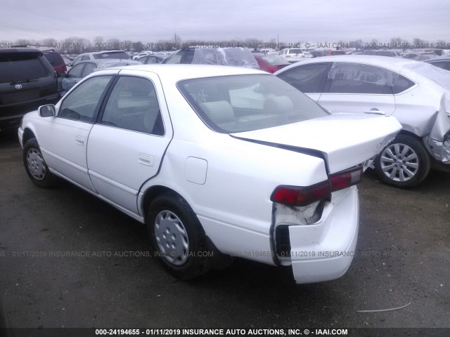 4T1BG22K8WU297711 - 1998 TOYOTA CAMRY CE/LE/XLE WHITE photo 3