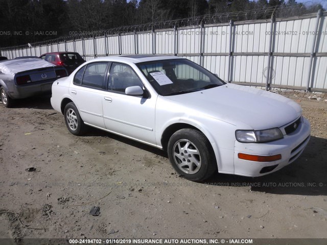 JN1CA21D2TT168395 - 1996 NISSAN MAXIMA GLE/GXE/SE WHITE photo 1