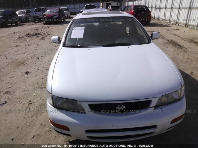 JN1CA21D2TT168395 - 1996 NISSAN MAXIMA GLE/GXE/SE WHITE photo 6