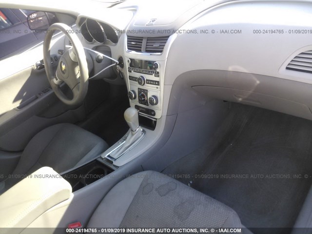 1G1ZB5E15BF117873 - 2011 CHEVROLET MALIBU LS 银色 照片 5
