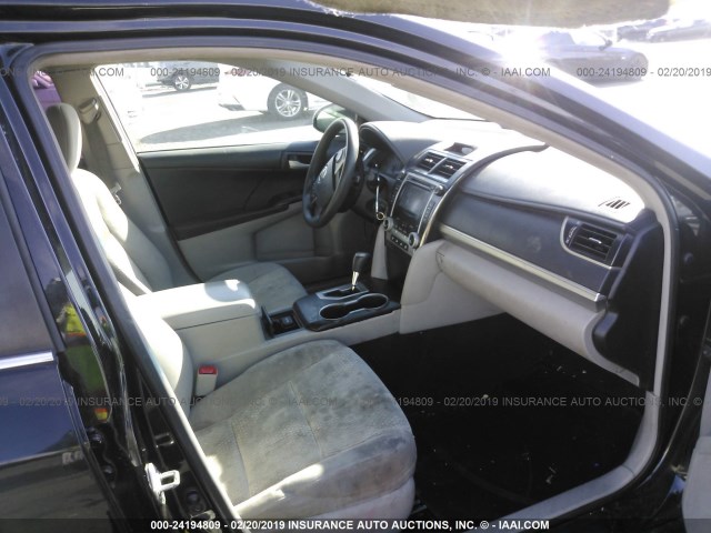 4T1BF1FK9CU054587 - 2012 TOYOTA CAMRY SE/LE/XLE 黑色 照片 5