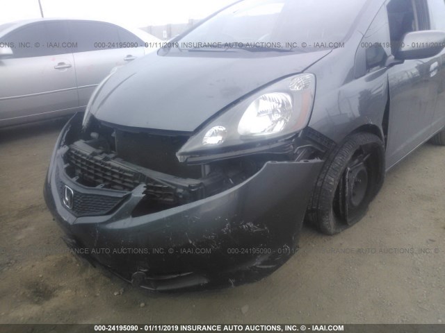 JHMGE8H34DC026570 - 2013 HONDA FIT GRAY photo 6