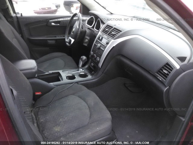 1GNLRFED3AS152238 - 2010 CHEVROLET TRAVERSE RED photo 5