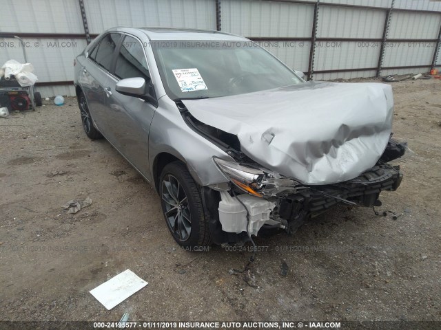 4T1BF1FK3FU032962 - 2015 TOYOTA CAMRY LE/XLE/SE/XSE SILVER photo 1