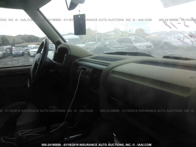 SALTY1549YA247233 - 2000 LAND ROVER DISCOVERY II  თეთრი ფოტო 5