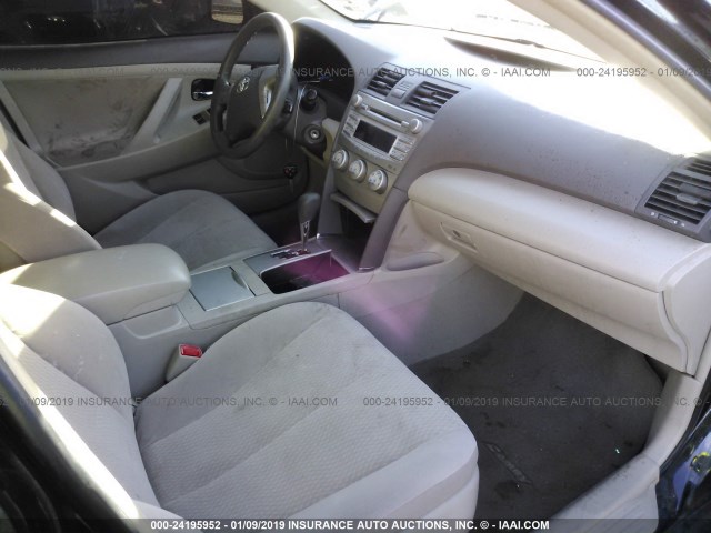 4T4BF3EK7BR216850 - 2011 TOYOTA CAMRY SE/LE/XLE BLACK photo 5