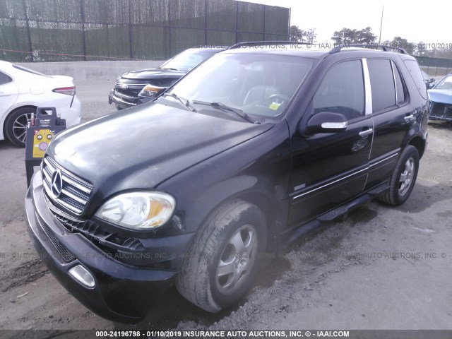 4JGAB57E44A465874 - 2004 MERCEDES-BENZ ML 350 BLACK photo 2