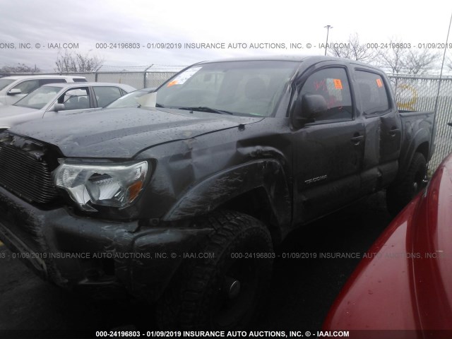 3TMLU4EN6DM118358 - 2013 TOYOTA TACOMA DOUBLE CAB GRAY photo 2