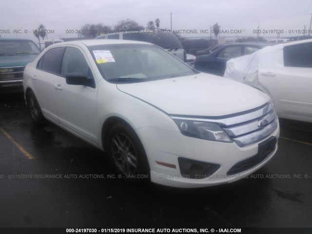 3FAHP0GA2CR333792 - 2012 FORD FUSION S WHITE photo 1