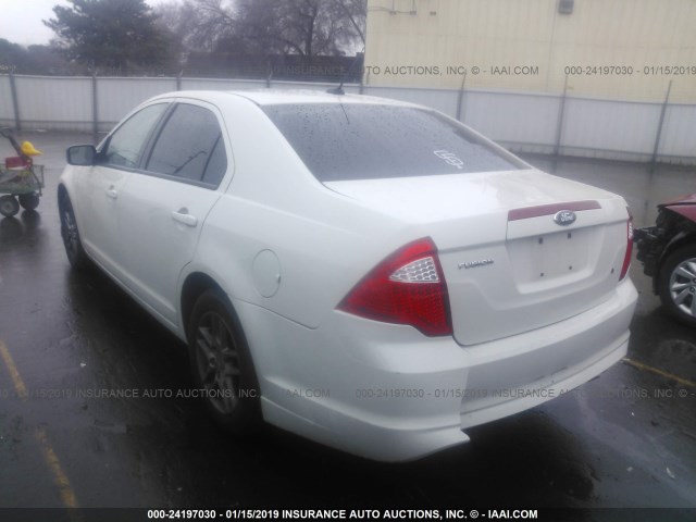 3FAHP0GA2CR333792 - 2012 FORD FUSION S WHITE photo 3