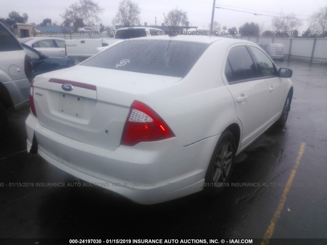 3FAHP0GA2CR333792 - 2012 FORD FUSION S WHITE photo 4