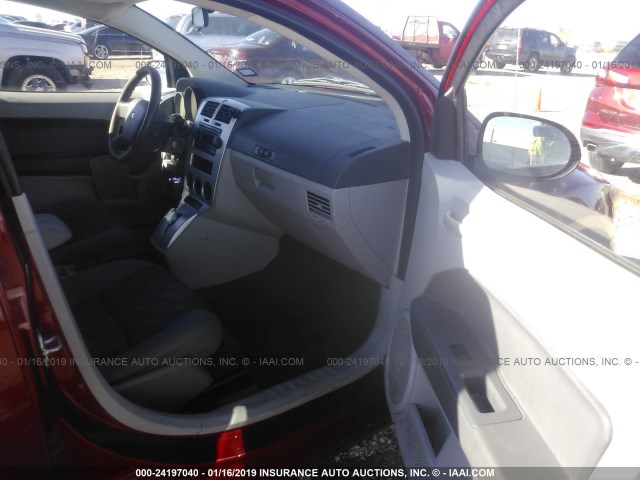 1B3HB28BX7D113957 - 2007 DODGE CALIBER RED photo 5