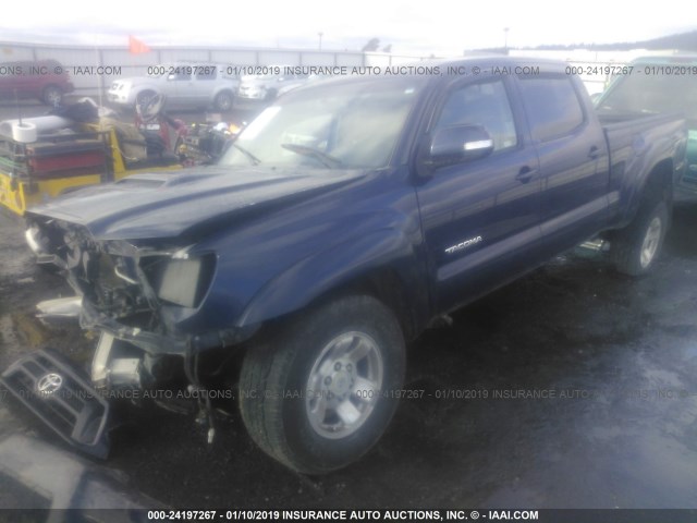 3TMMU4FN4DM057403 - 2013 TOYOTA TACOMA DOUBLE CAB LONG BED BLUE photo 2