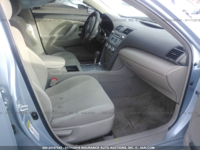 4T4BE46K19R102411 - 2009 TOYOTA CAMRY SE/LE/XLE 浅蓝色 照片 5