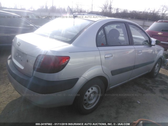 KNADE223096463141 - 2009 KIA RIO LX/SX SILVER photo 4