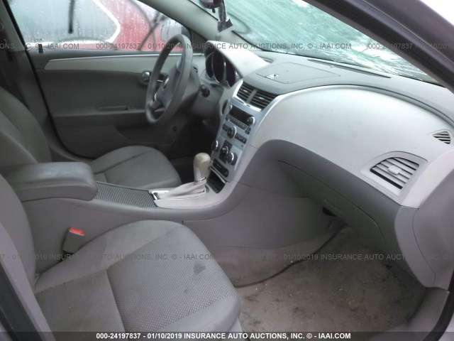 1G1ZA5E08CF281436 - 2012 CHEVROLET MALIBU LS SILVER photo 5