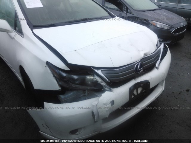 JTHBB1BA0A2006058 - 2010 LEXUS HS 250H WHITE photo 6