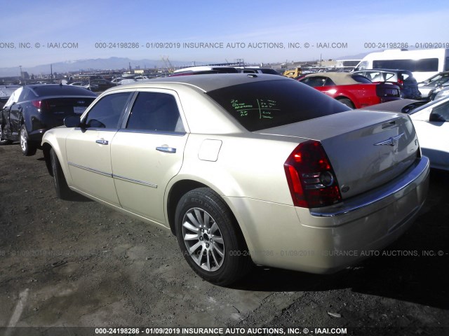 2C3CA3CVXAH194072 - 2010 CHRYSLER 300 LIMITED GOLD photo 3